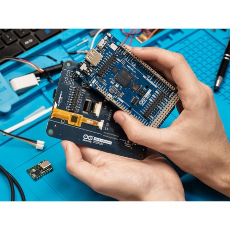 Exemple d'utilisation de la platine Arduino GIGA Display Shield ASX00039 avec un Arduino GIGA R1 WiFi (non inclus)