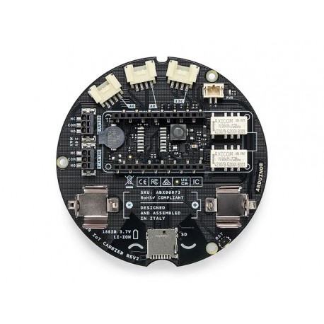 Vu de dessous de la platine MKR IoT Carrier Rev2 du starter kit Arduino® Explore IoT Kit Rev2 AKX00044