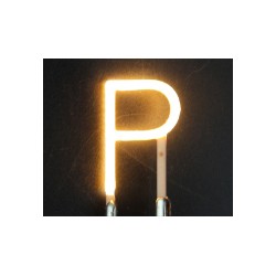 Lettre P en led filament rigide ( blanc chaud )