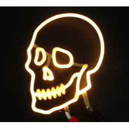 Crane tête de mort en led filament ( blanc chaud ) une fois alimenté