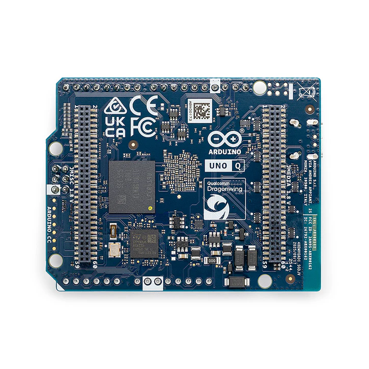 Vue arrière de l'arduino UNO Q ABX00162 version 4 Go
