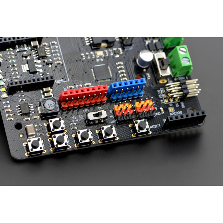 Gros plan de la carte DFRduino Romeo DFR0225