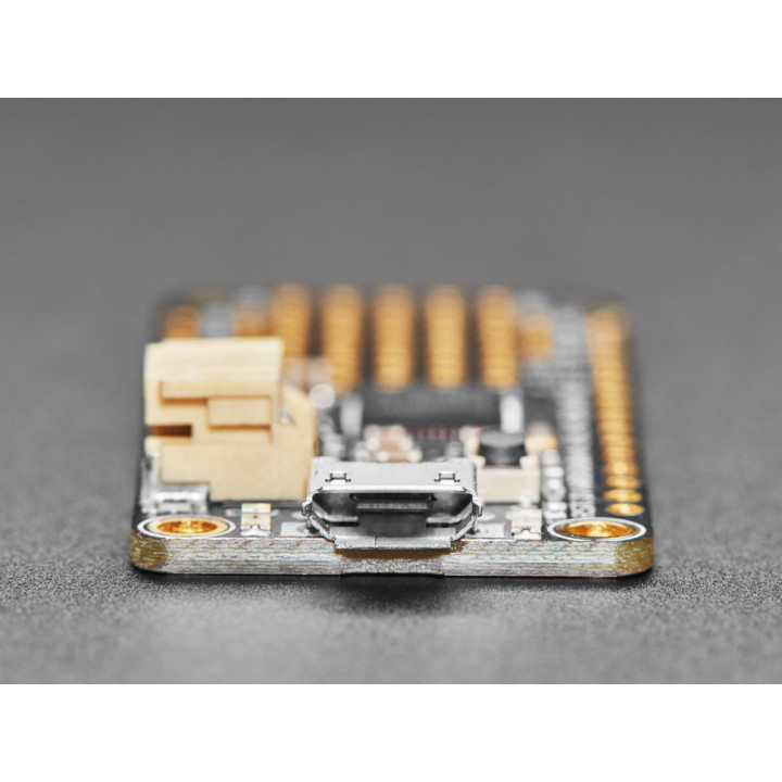 Vue du connecteur du Module Feather M0 Basic Proto