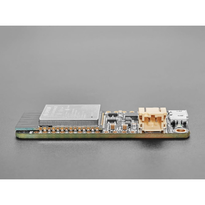 Vue sur la tranche du module Feather HUZZAH32 – ESP32