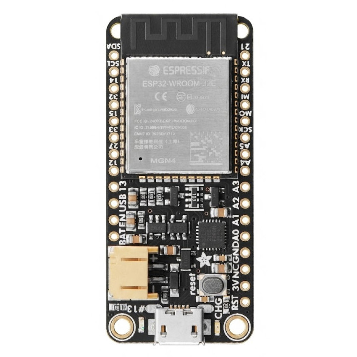 Vue de face du module Feather HUZZAH32 – ESP32