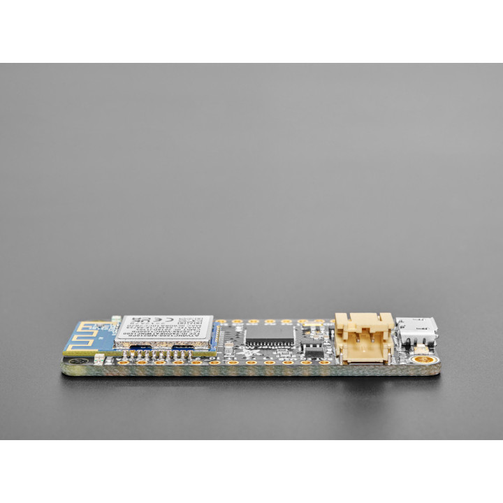 Vue sur la tranche du module Feather M0 WIFI (ATSAMD21 + ATWINC1500)