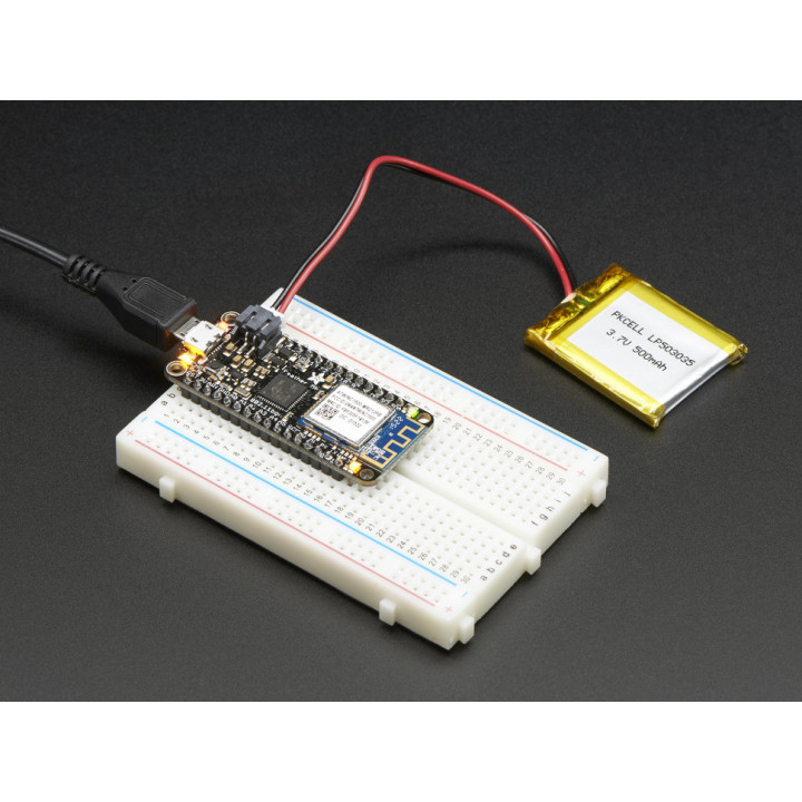 Exemple d'utilisation du module Feather M0 WIFI - La breadboard et l'accumulateur ne sont pas livrés.