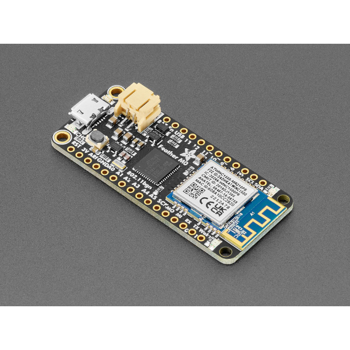 Vue de côté du module Feather M0 WIFI (ATSAMD21 + ATWINC1500)