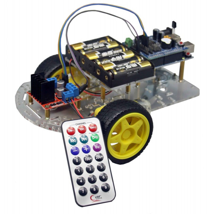 Gros plan sur le Robot piloté par IR Cebek compatible arduino (piles non livrées)