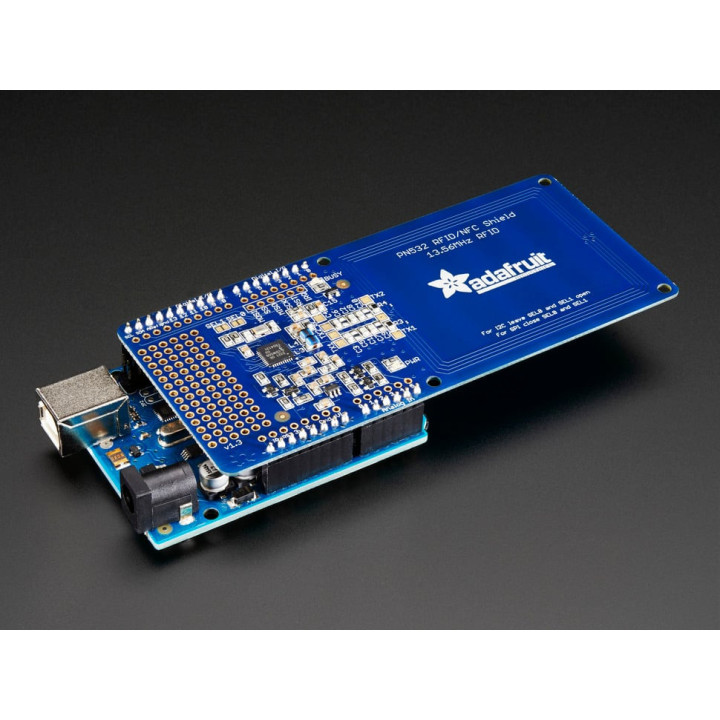 Exemple d'utilisation de la carte Shield NFC-RFID (l'Arduino n'est pas livré)