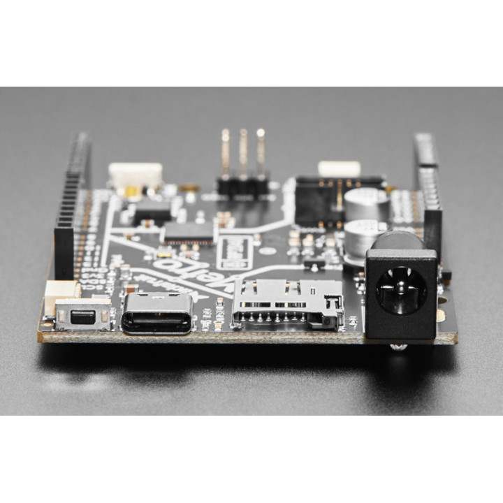 Vue des connecteurs USB de la carte de la carte Adafruit Metro RP2040