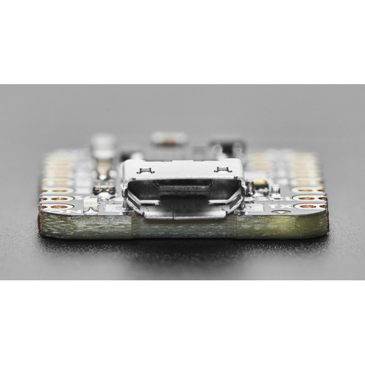 Vue du connecteur USB du module Adafruit 5656 USB Hôte pour XIAO