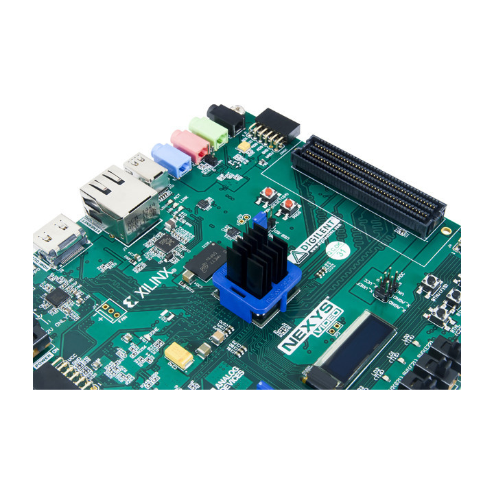 Gros plan sur la carte de développement FPGA Nexys Video Artix-7
