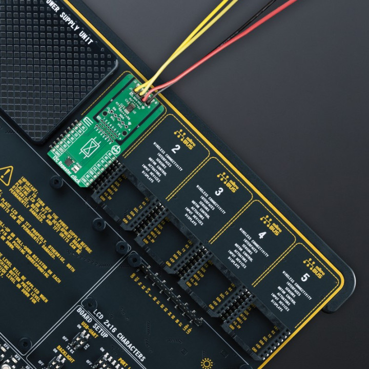 Exemple d'utilisation du module I2C Repeater Click sur une platine Mikroelktronika