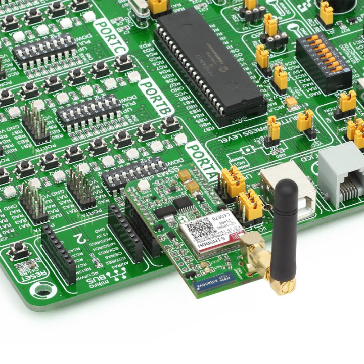 Exemple d'utilisation du module d'évaluation GSM3 Click - SIM800H