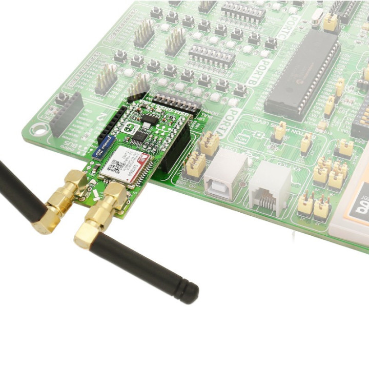 Exemple d'utilisation du module d'évaluation GSM/GNSS 2 Click MIKROE-2