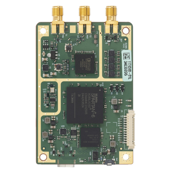 Vue de la carte de la plate-forme radio logiciel NI Ettus USRP B206mini-i