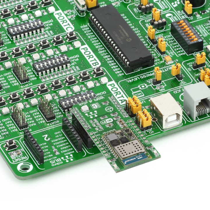 Exemple d'utilisation du module WiFi 4 Click board avec SPWF01SA