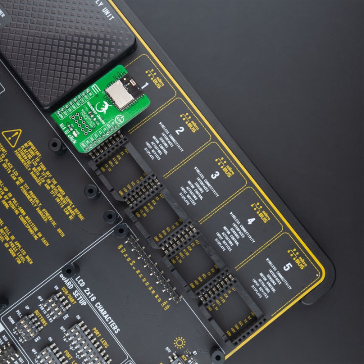 Utilisation sur une platine Mikroelektronika du module Bluetooth BLE 9 Click - EFR32BG22 - MIKROE-4487