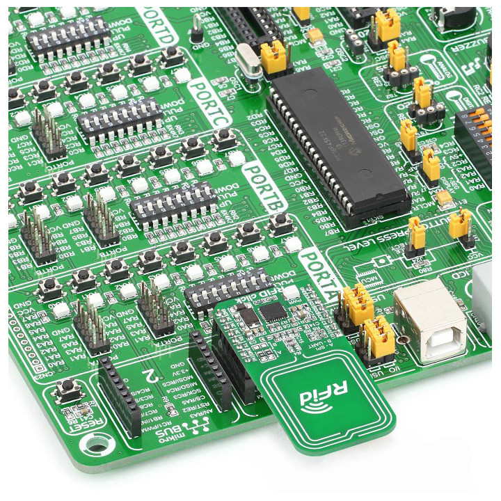 Exemple d'utilisation sur une carte Mikroelektronika du module RFID Click - CR95HF - NFC 13,56 MHz  MIKROE-1434