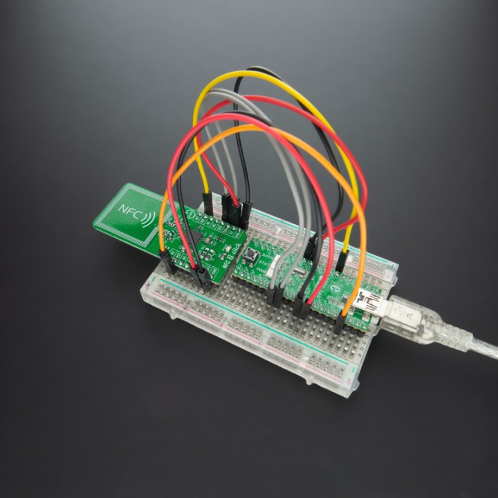 Utilisation sur une breadboard du transceiver NFC 2 Click PN7150 - MIKROE-4309