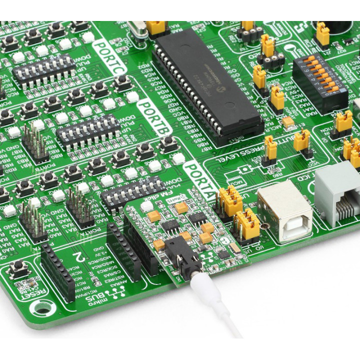 Exemple d'utilisation du module FM Click - Tuner radio FM Si4703 sur une carte Mikroelektronika
