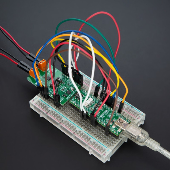 Utilisation sur une breadboard du convertisseur DAC 18 click - MIKROE-6137 base DAC539G2-Q1