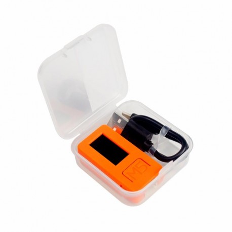 Le Module IoT M5StickC avec son câble USB et sa boîte de rangement