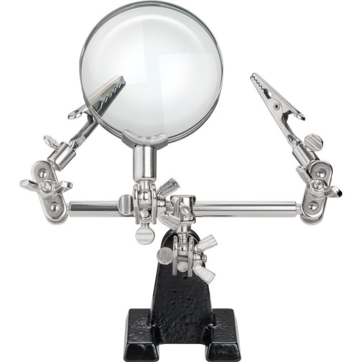 Troisième main avec loupe