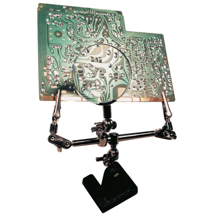 Troisième main avec loupe  - 2