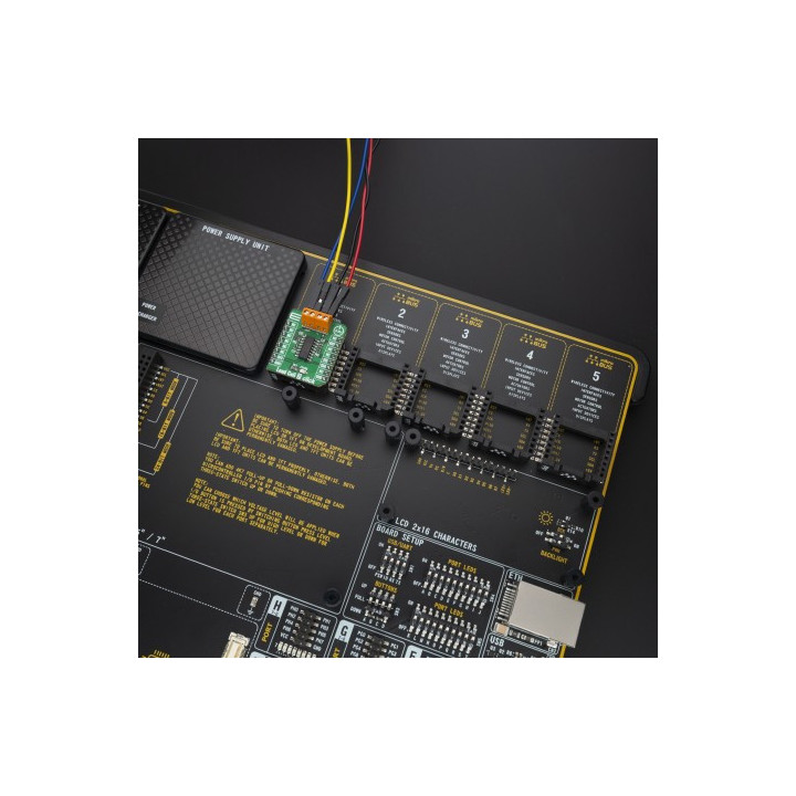 Exemple d'utilisation du module Load cell 2 Click MIKROE-4047 pour capteur de charge
