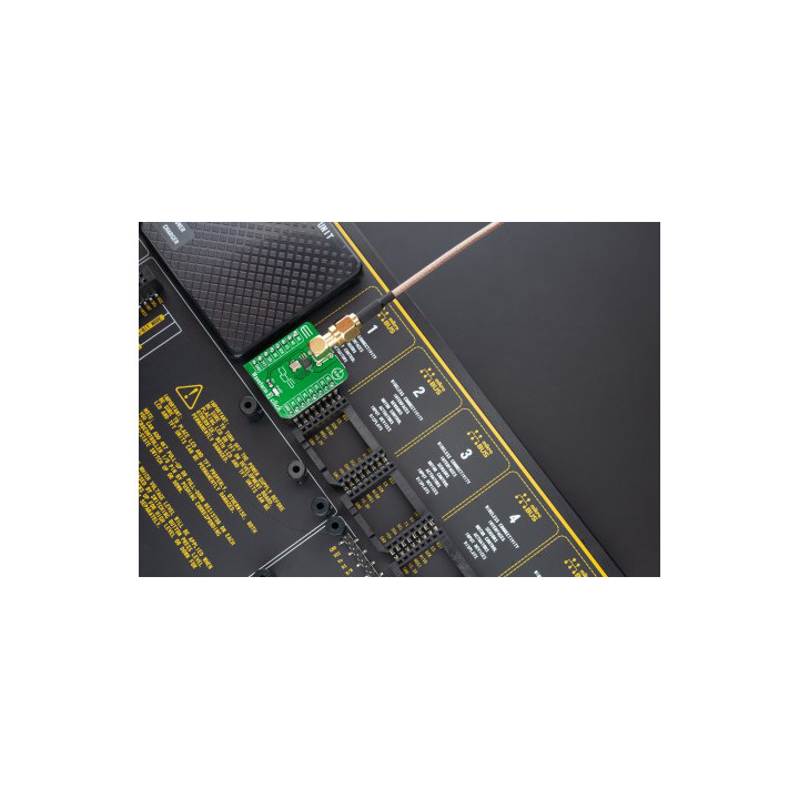 Exemple d'utilisation du générateur de signaux Waveform 3 Click MIKROE-4432