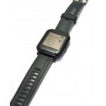 Montre connectée open source Bangle.js vu de côté Montre connectée open source Bangle.js vu de côté