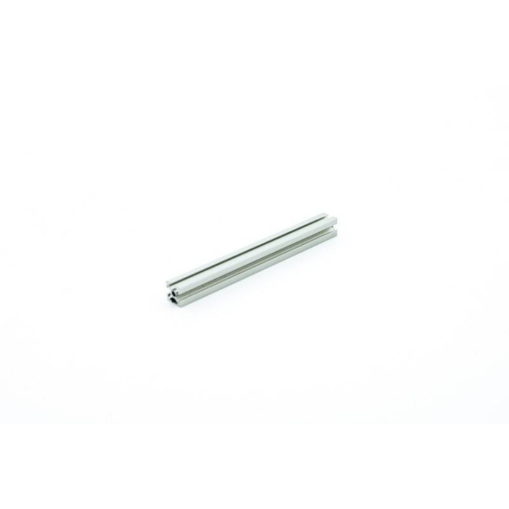 Détail d'un des profilés MakearBeam aluminium claire 100 mm
