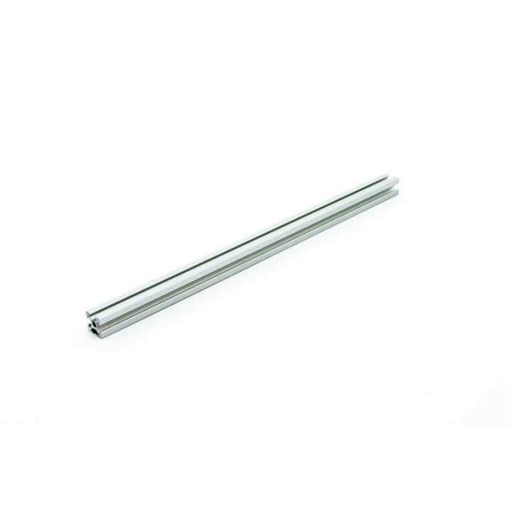 Détails d'un des des profilés MakearBeam aluminium claire 200 mm