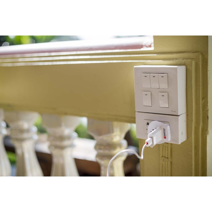 Adaptateur de voyage Prise mondiale vers Europe  - 6