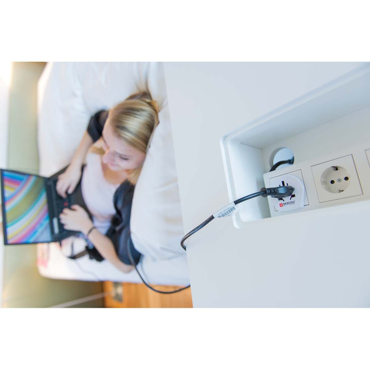 Adaptateur de voyage Prise mondiale vers Europe  - 7