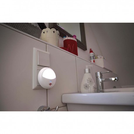 Lampe d'orientation / veilleuse LED ronde avec capteur de gradation pour la prise (lumière douce et discrète, avec 2 LED) blan Lampe d'orientation / veilleuse LED ronde avec capteur de gradation pour la prise (lumière douce et discrète, avec 2 LED) blan