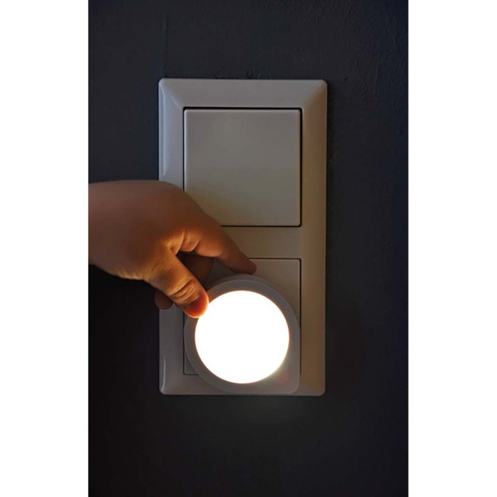 Veilleuse LED avec capteur crépusculaire / prise veilleuse (lumière douce et discrète avec une consommation d'énergie extrê  - 2
