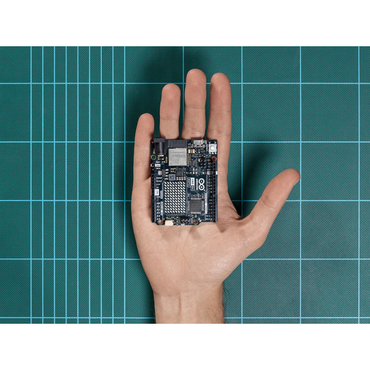 La carte Arduino UNO R4 WiFi ABX00087