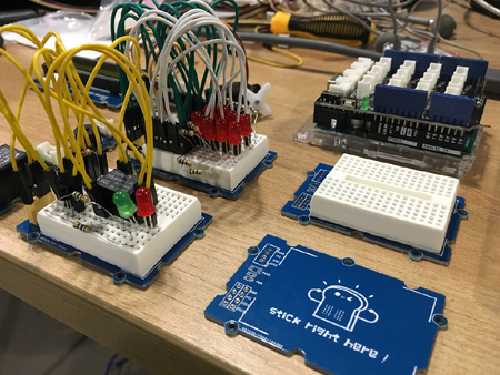 Exemple d'utilisation de la platine Grove Breadboard 103020232